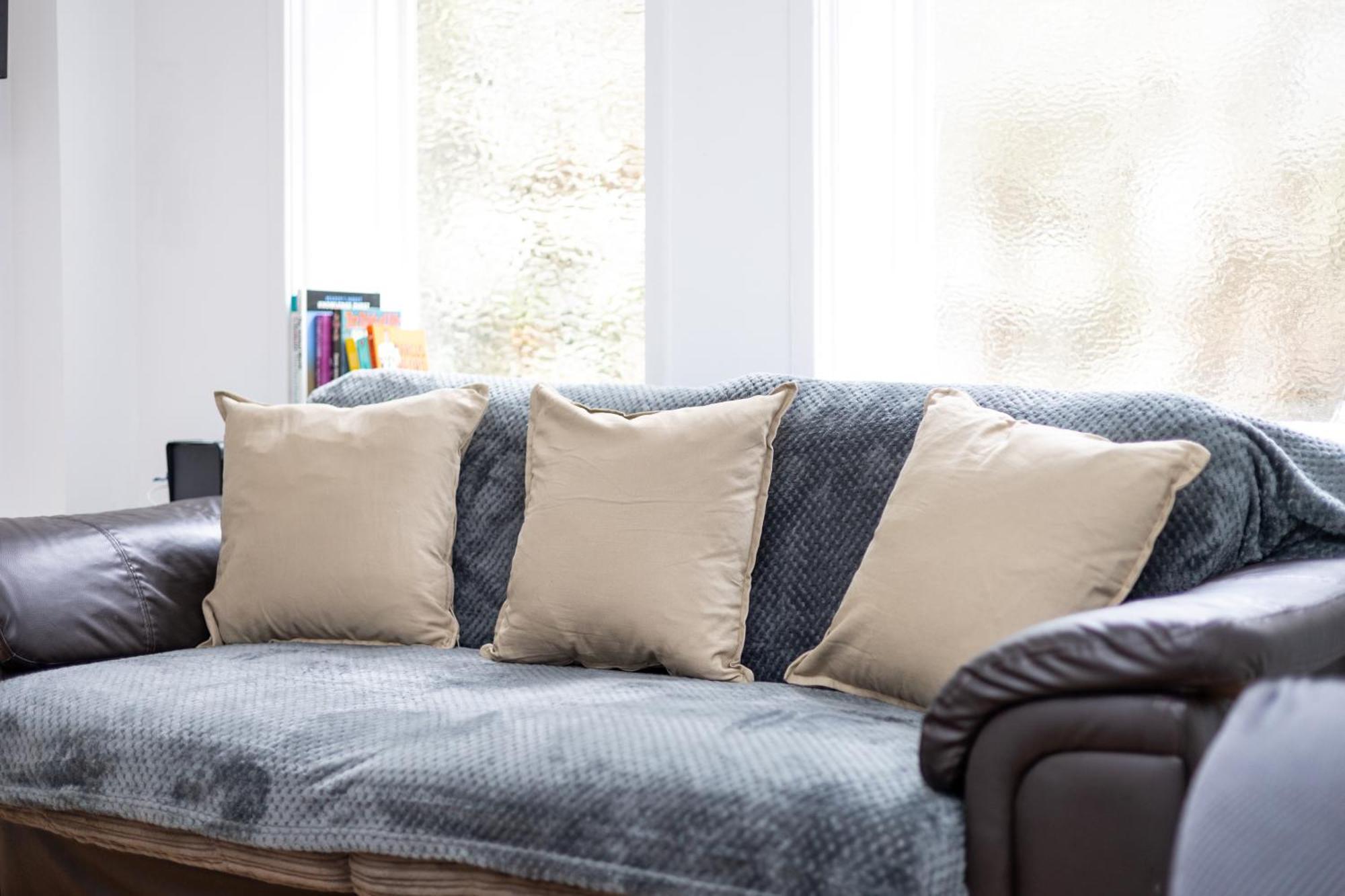 Spacious 3 Bedroom Ground Floor Apartment - 10 Mins From City Centre Leeds  Eksteriør billede