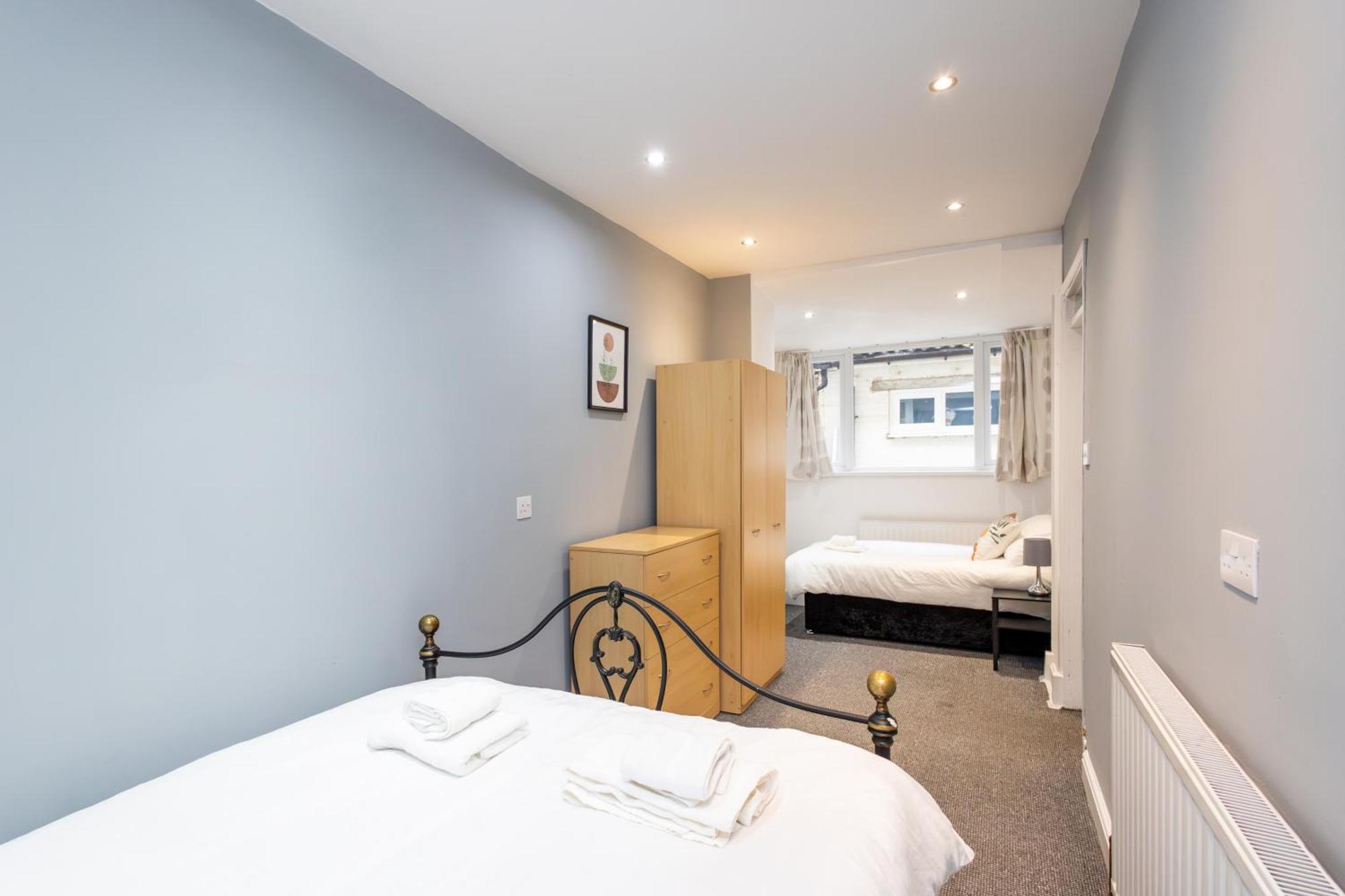 Spacious 3 Bedroom Ground Floor Apartment - 10 Mins From City Centre Leeds  Eksteriør billede
